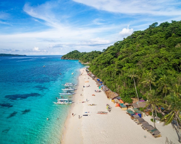 全日自由活動(飯店無邊際泳池戲水、沙灘享受日光浴、舒壓按摩、品藏異國料理)