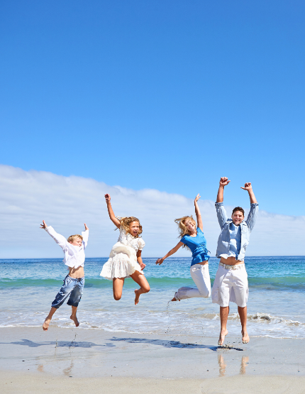 嘟嘟車環島遊(貝殼沙灘+星期五沙灘+聖母礁岩+布拉博沙灘).→入住漢娜酒店→Sea Breeze Cafe 廚師跳舞自助晚餐→跑趴微醺之夜(含夜店每人啤酒各一瓶或飲料一杯)