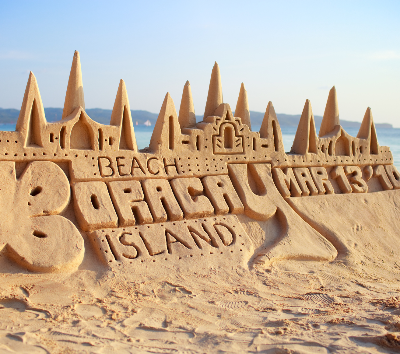 全日自由活動(可至沙灘享受日光浴、海邊戲水、按摩、DMALL採買伴手禮)→沙灘音樂餐吧+KTV歡唱