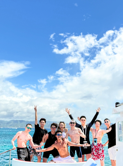 海上PARTY!紅鯨號豪華遊艇出海巡弋 (浮潛/獨木舟/SUP立槳/滑水道/輕食小點/六款雞尾酒)