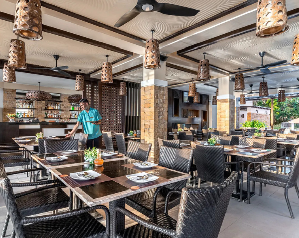 退房→卡蒂克蘭機場→馬尼拉→台北