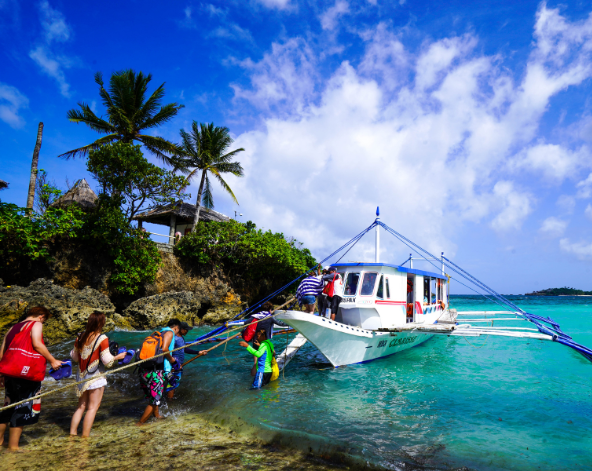 跳島出海日:珊瑚花園浮潛&海鮮燒烤BBQ+季節水果+飲品→長灘島最新夜市